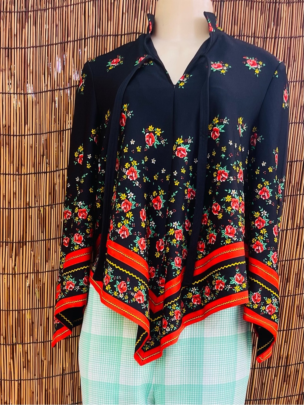 VINTAGE 70s Floral Border Blouse